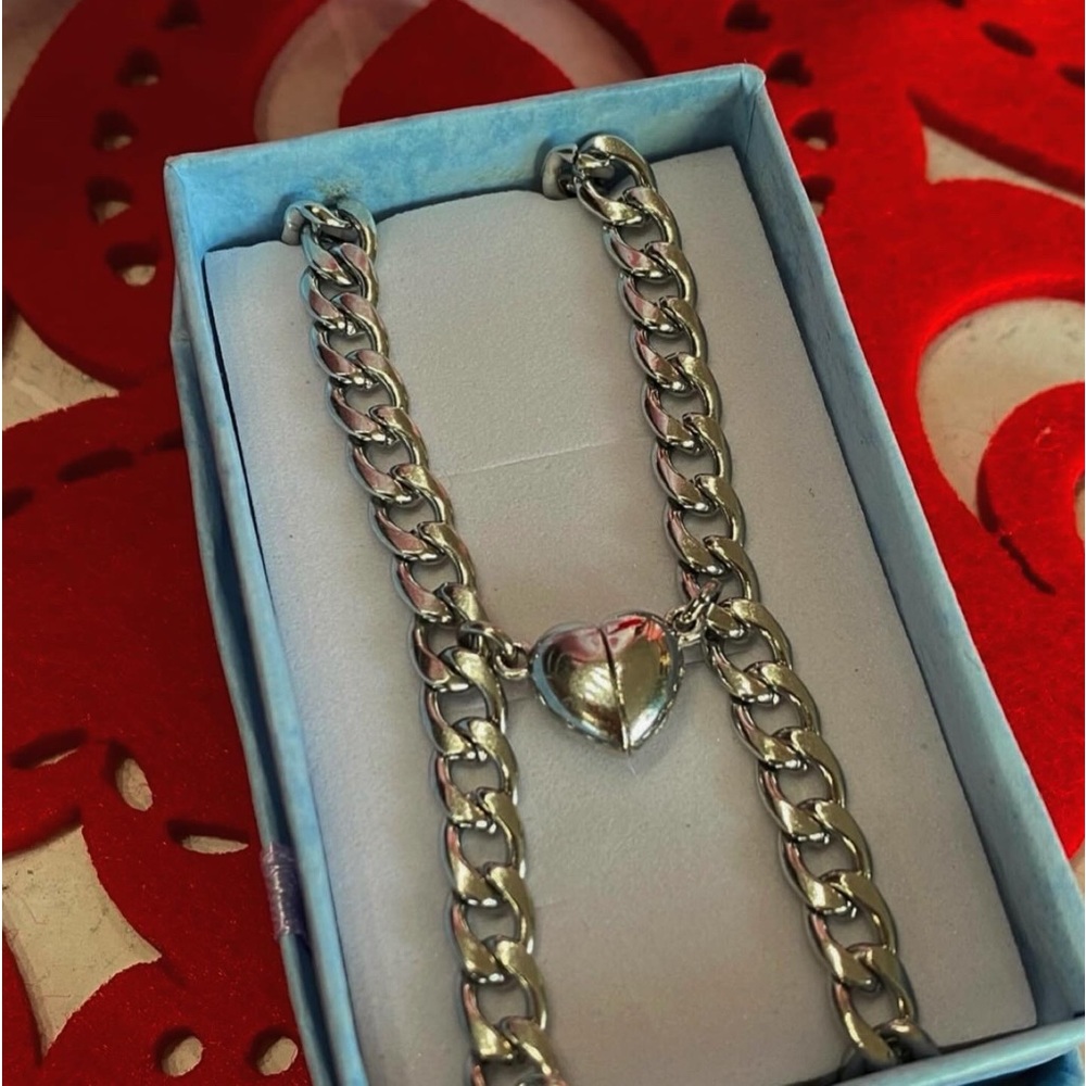 NWB Magnetic couples bracelet